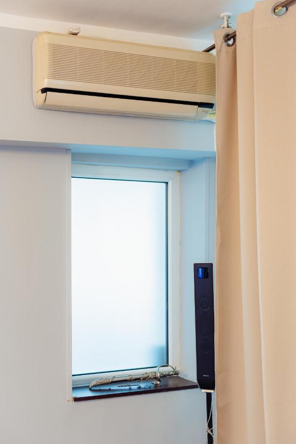 Comfy Apartment With Private Parking And Netflix Bucarest Esterno foto