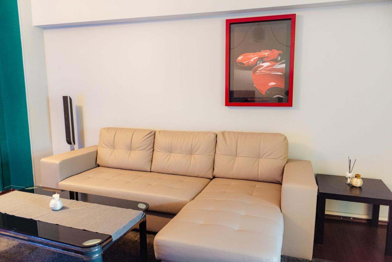 Comfy Apartment With Private Parking And Netflix Bucarest Esterno foto