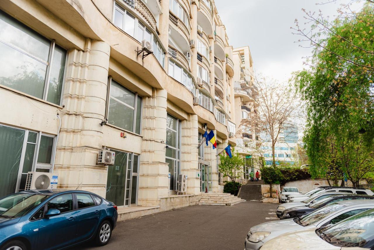 Comfy Apartment With Private Parking And Netflix Bucarest Esterno foto