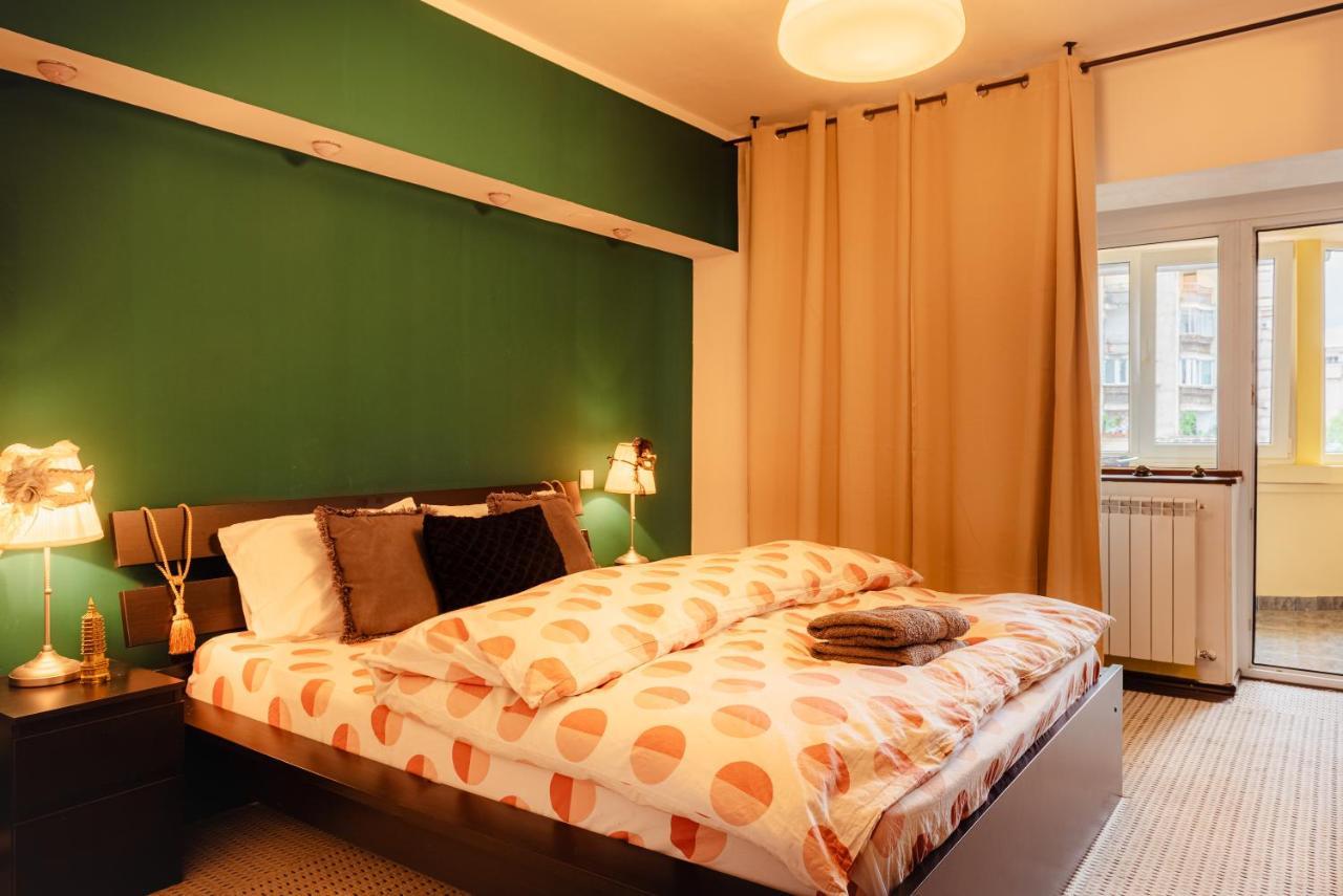 Comfy Apartment With Private Parking And Netflix Bucarest Esterno foto
