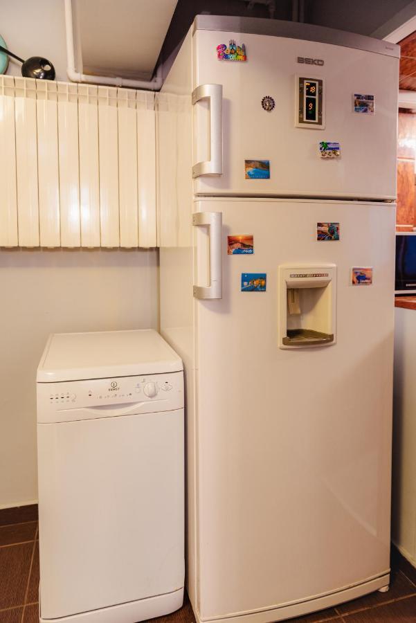 Comfy Apartment With Private Parking And Netflix Bucarest Esterno foto