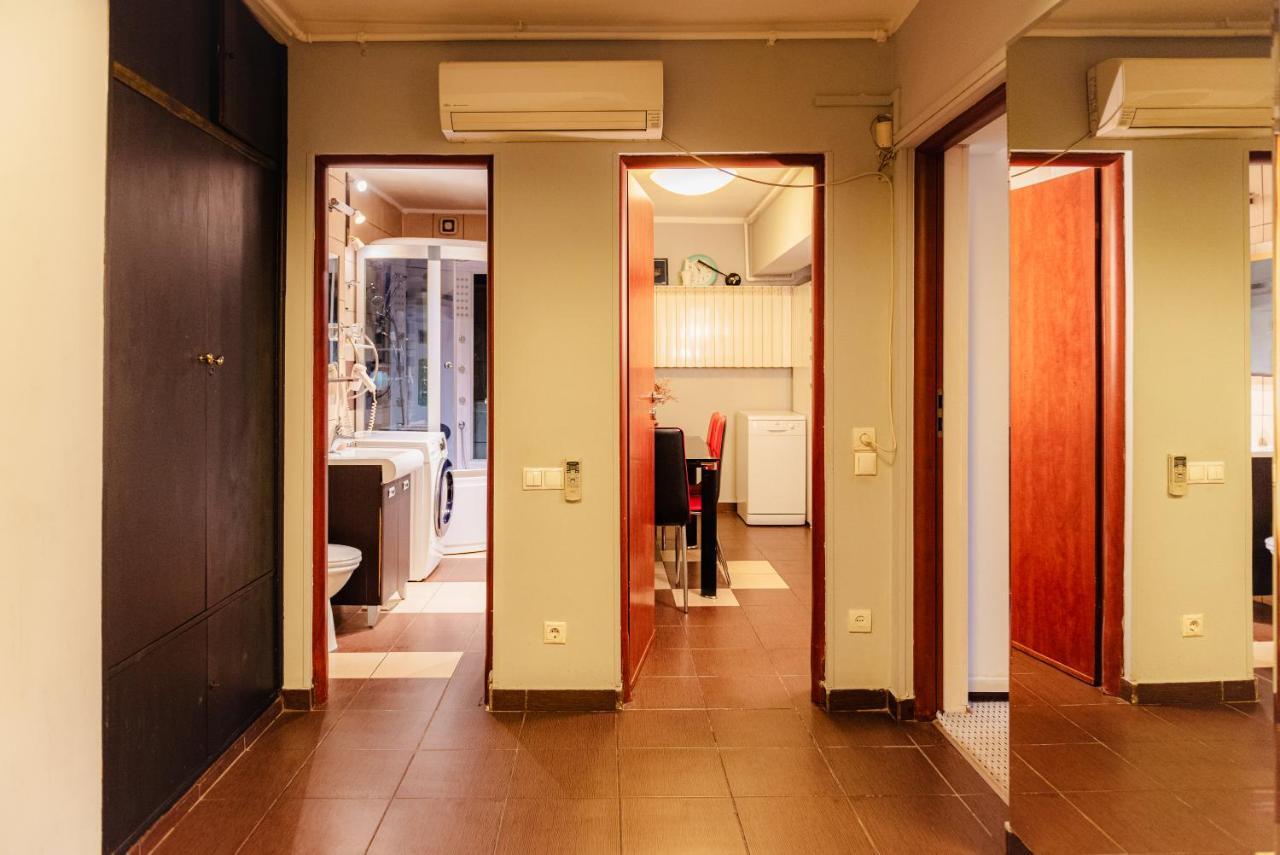 Comfy Apartment With Private Parking And Netflix Bucarest Esterno foto