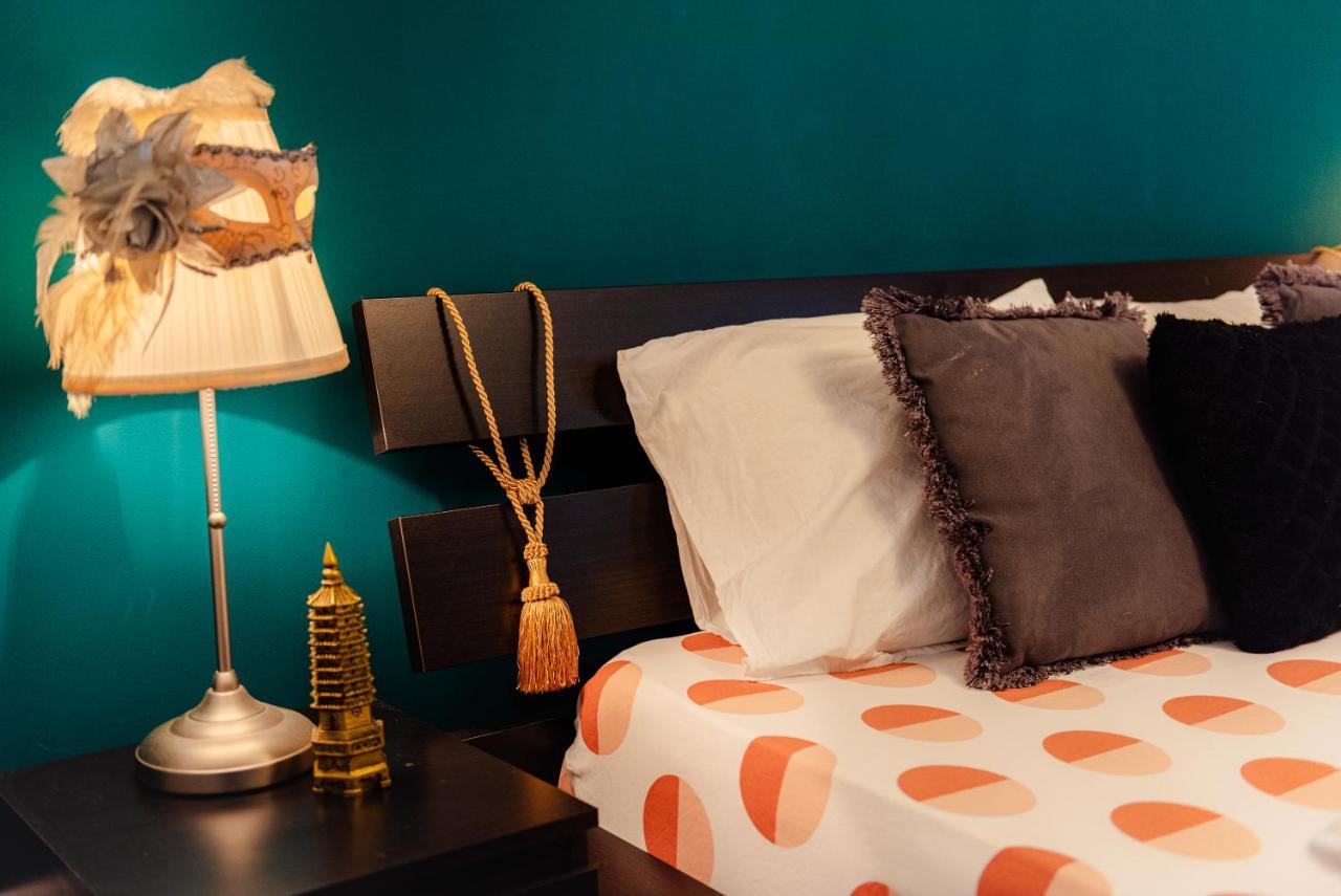 Comfy Apartment With Private Parking And Netflix Bucarest Esterno foto
