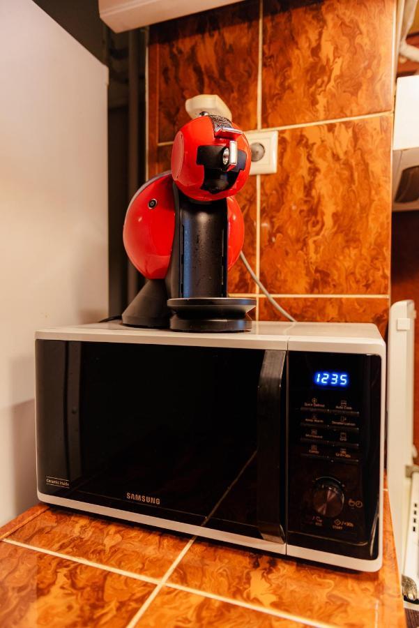 Comfy Apartment With Private Parking And Netflix Bucarest Esterno foto
